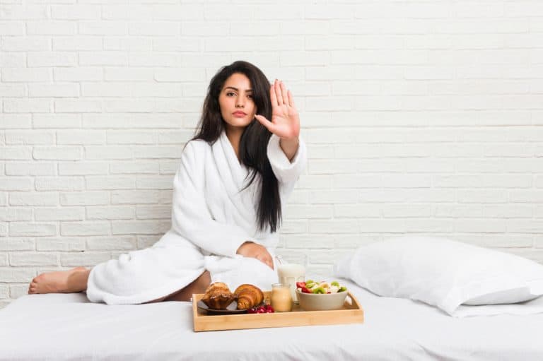 How Long Before Bed Should You Stop Eating?