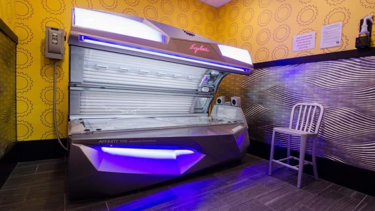 What Are The Pros And Cons Of Planet Fitness’ Tanning Beds?
