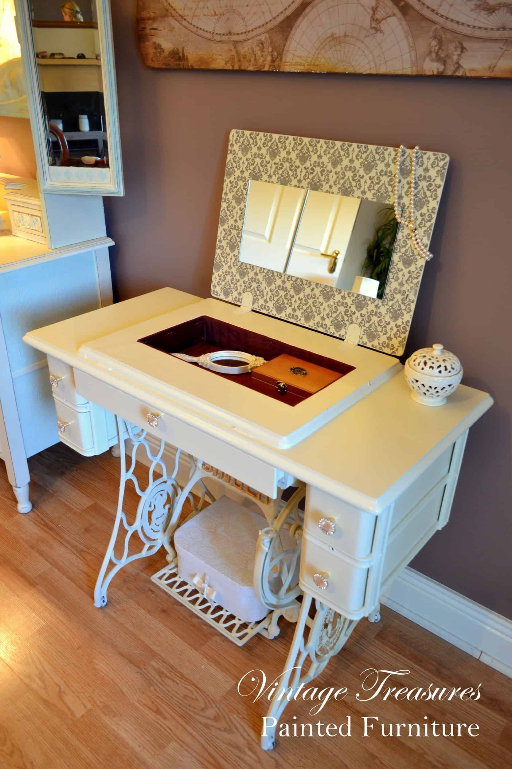 18 Beautiful DIY Vanity Tables Remodel Or Move